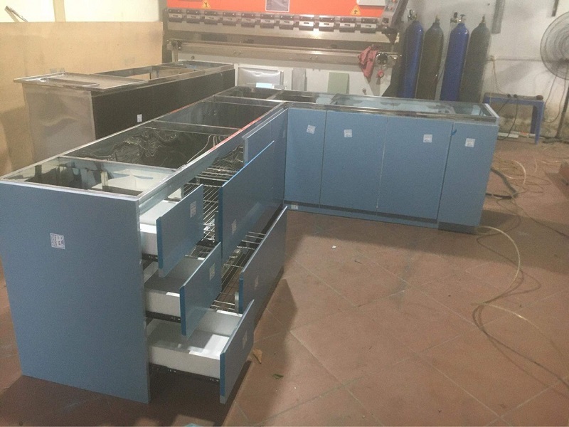 thung-tu-bep-inox-canh-acrylic-bong-guong-11