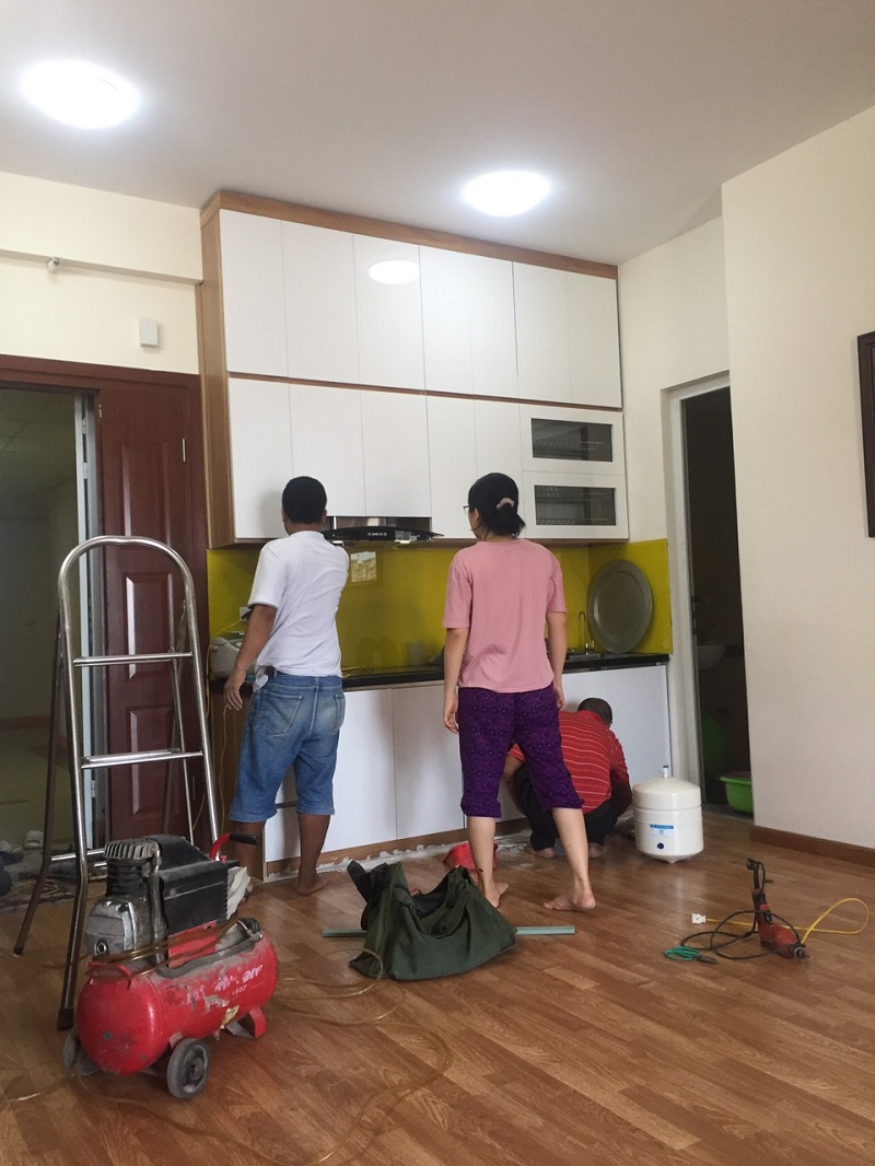 thung-tu-bep-inox-canh-acrylic-bong-guong-15