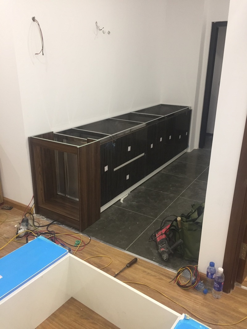 thung-tu-bep-inox-canh-acrylic-bong-guong-7